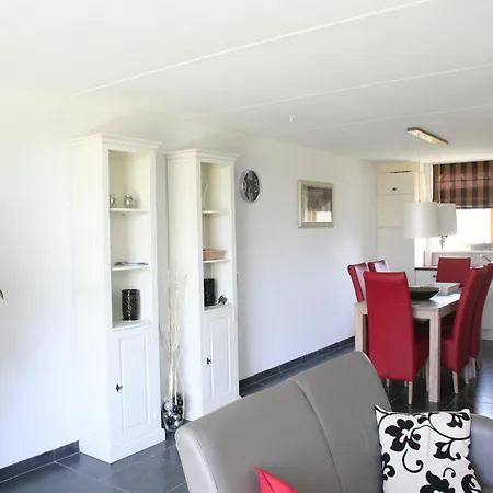 Holiday home Lovely With Jetty Near Ijsselmeer