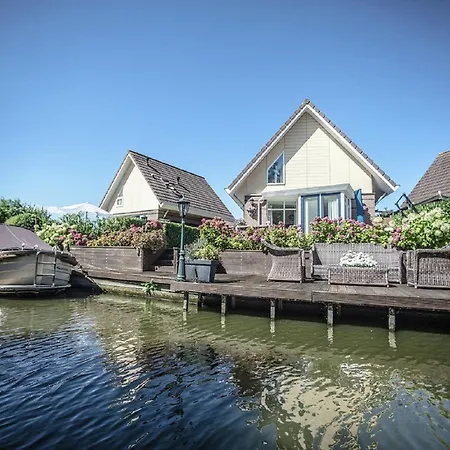 Holiday home Lovely With Jetty Near Ijsselmeer